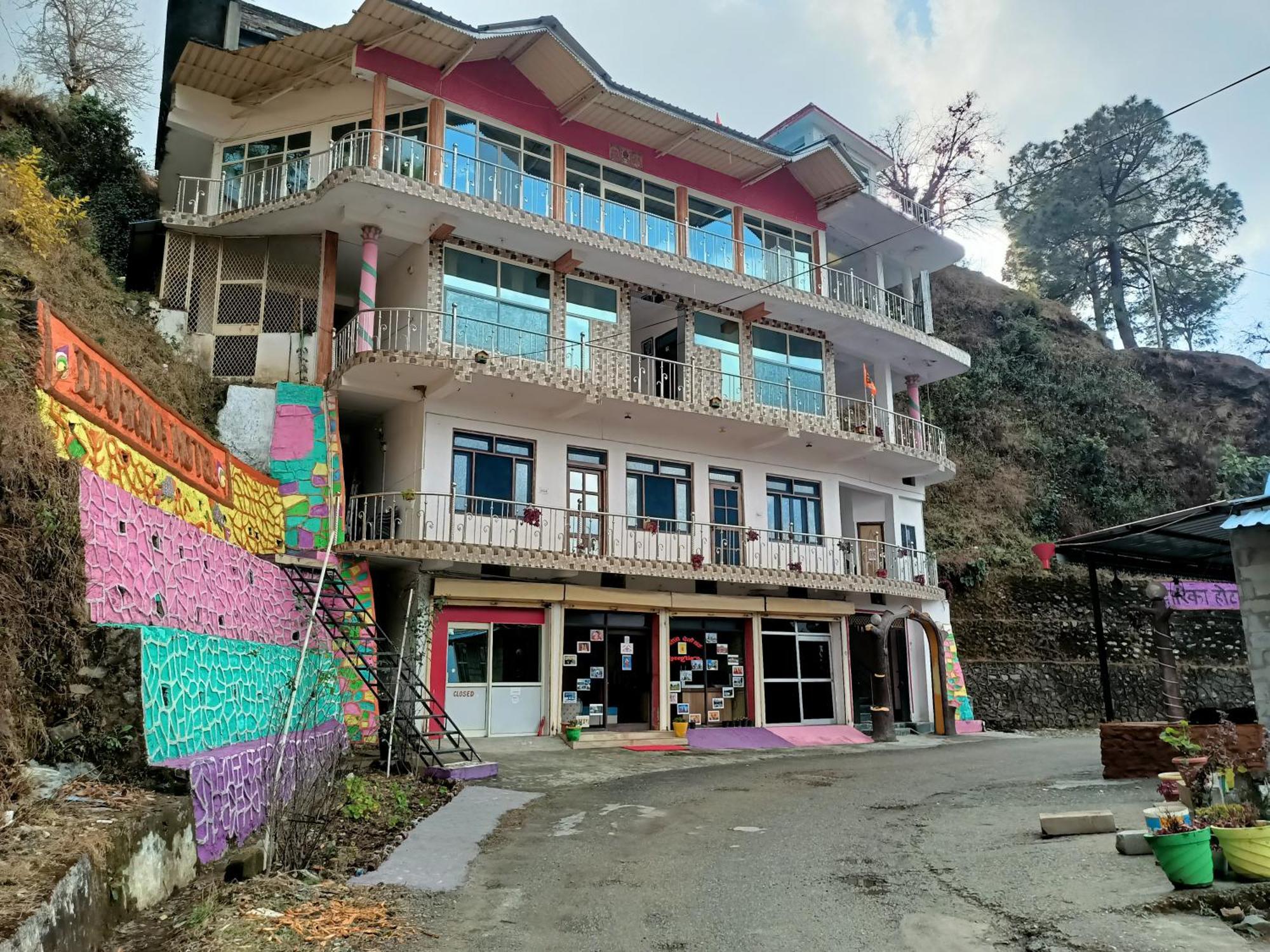 Dwarika Hotel Dwarahat Exterior photo